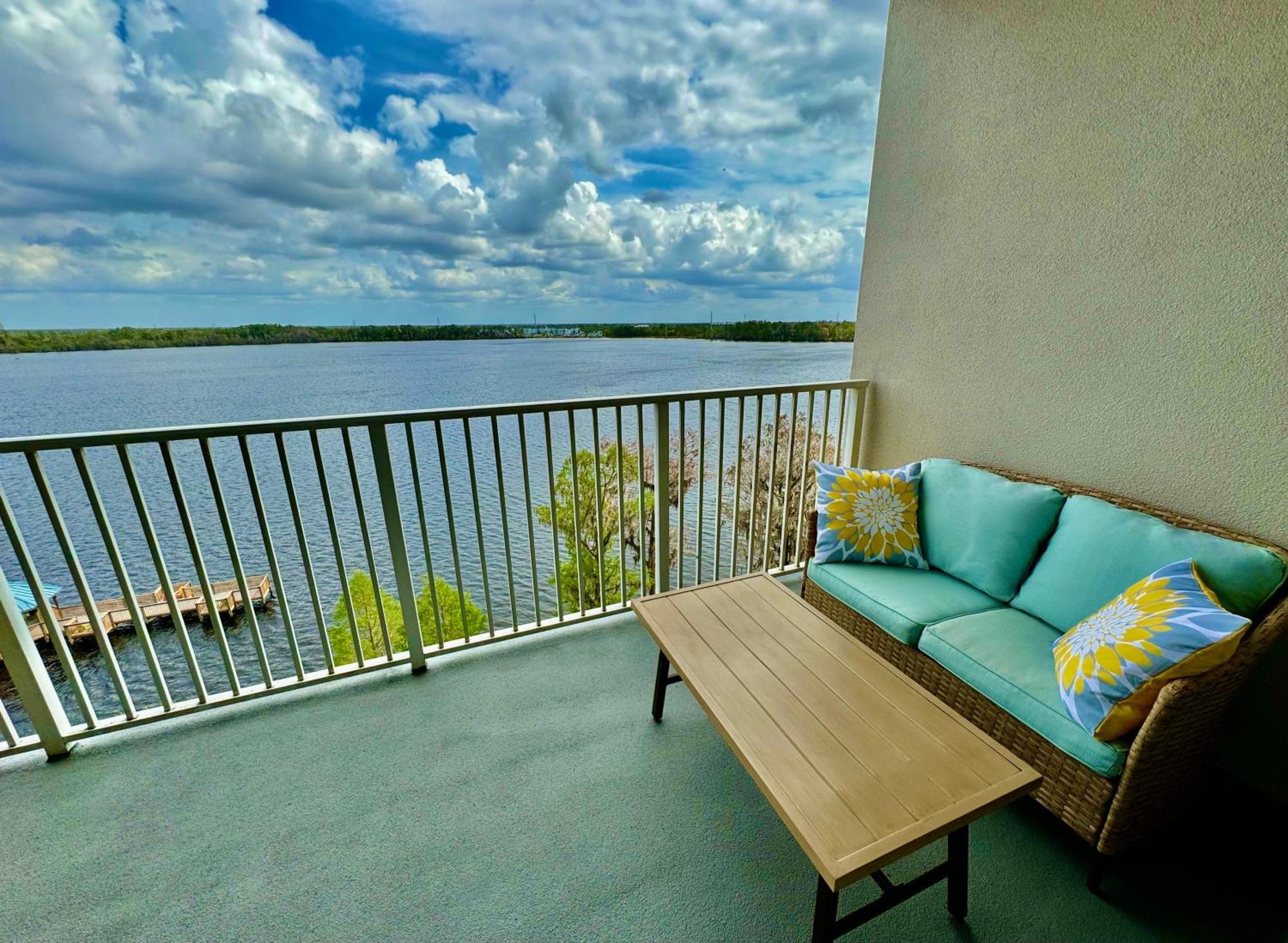 Balcony King Suite - Lake & Pool View オーランド エクステリア 写真